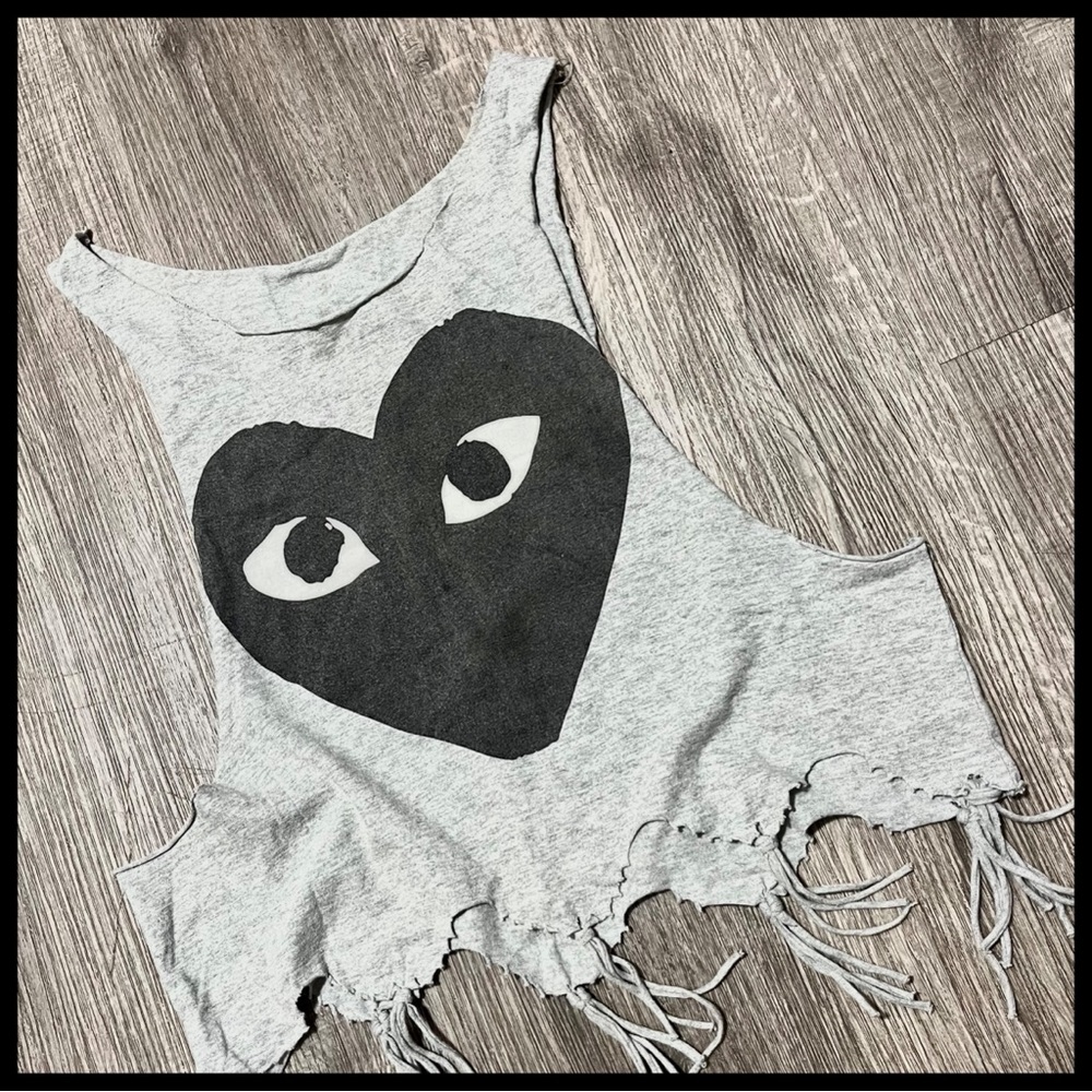 CUSTOMIZED “PLAY” CDG HEART SHIRT - Picture 3 of 3